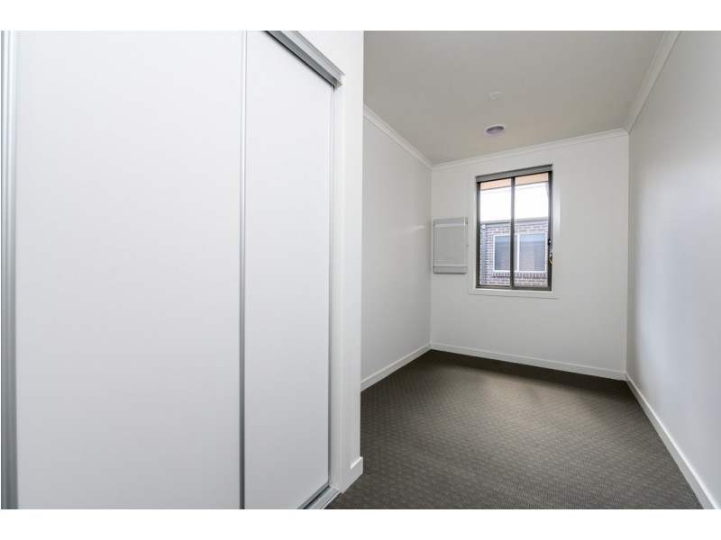 31 Roscommon Avenue, Alfredton VIC 3350