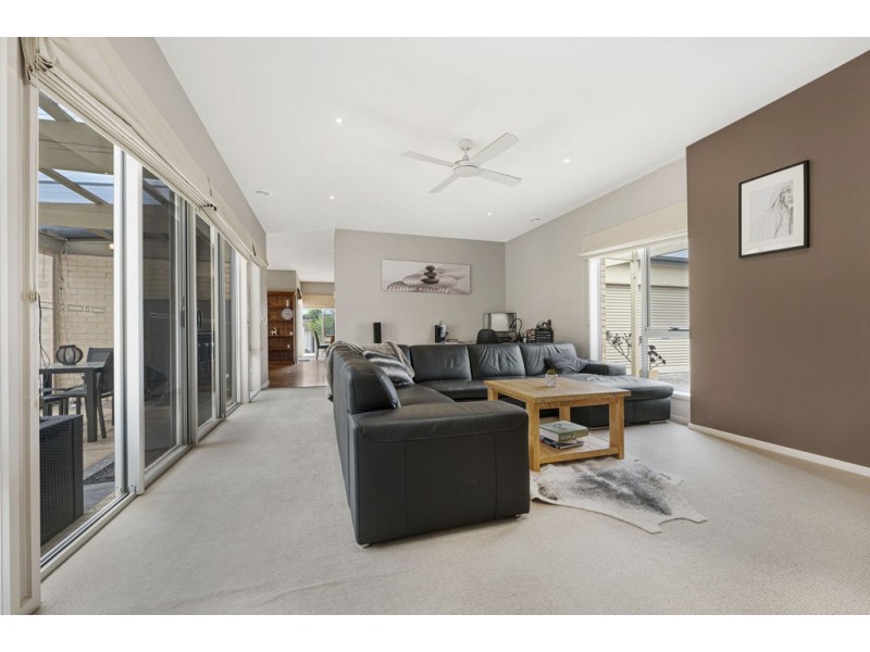 6 Ashbourne Court, Alfredton VIC 3350