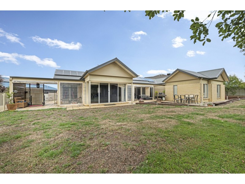 6 Ashbourne Court, Alfredton VIC 3350