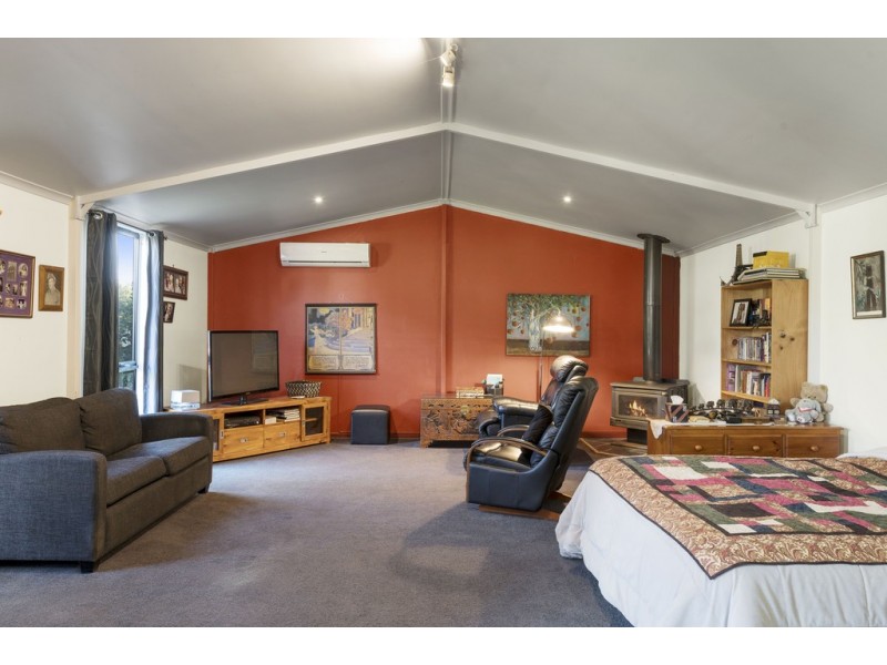 33 Robertson Drive, Alfredton VIC 3350