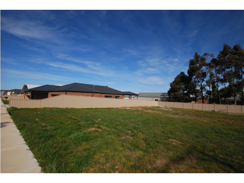 101 Ascot Gardens Drive, Delacombe VIC 3356