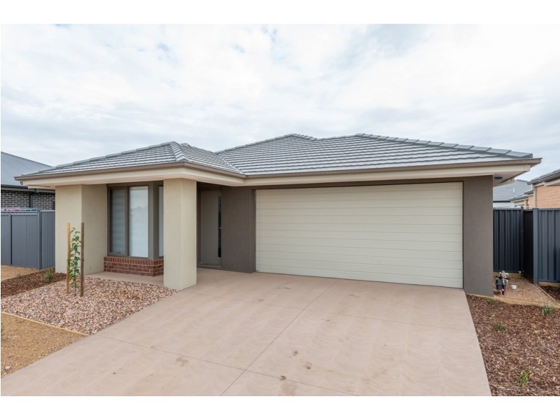 5 Roscommon Avenue, Alfredton VIC 3350