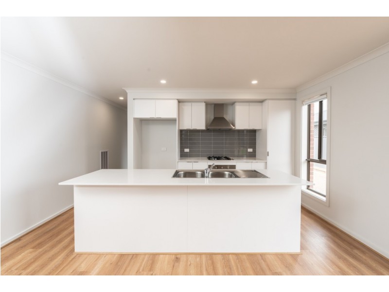 5 Roscommon Avenue, Alfredton VIC 3350