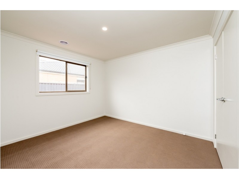 5 Roscommon Avenue, Alfredton VIC 3350