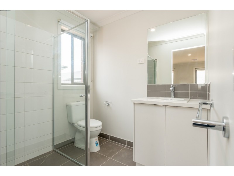 5 Roscommon Avenue, Alfredton VIC 3350