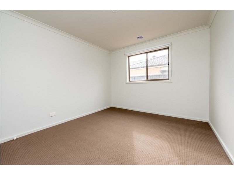 5 Roscommon Avenue, Alfredton VIC 3350