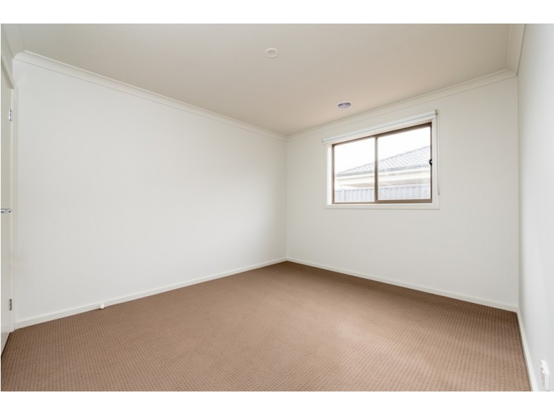 5 Roscommon Avenue, Alfredton VIC 3350