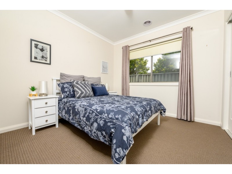 4 Hereford Close, Delacombe VIC 3356