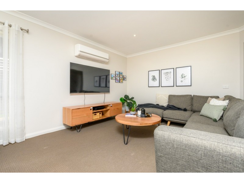 4 Hereford Close, Delacombe VIC 3356