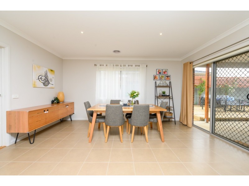 4 Hereford Close, Delacombe VIC 3356