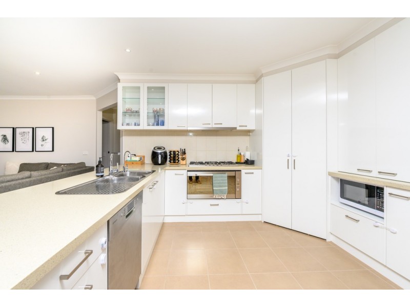 4 Hereford Close, Delacombe VIC 3356