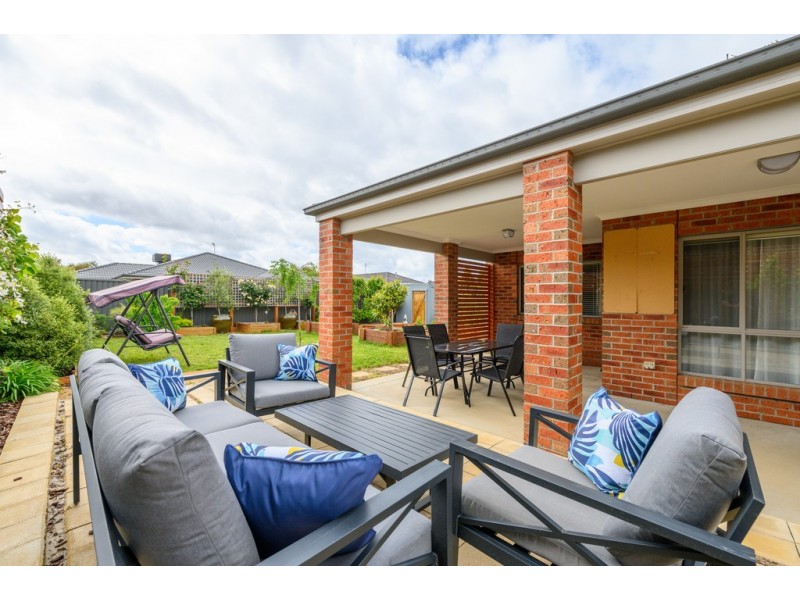 4 Hereford Close, Delacombe VIC 3356