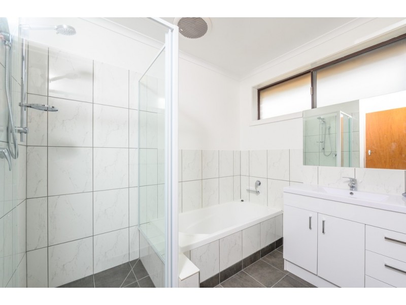 2 Avoca Crescent, Alfredton VIC 3350