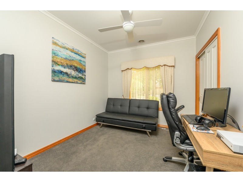 61 Stirling Drive, Lake Gardens VIC 3355