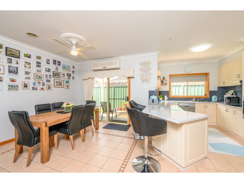 61 Stirling Drive, Lake Gardens VIC 3355