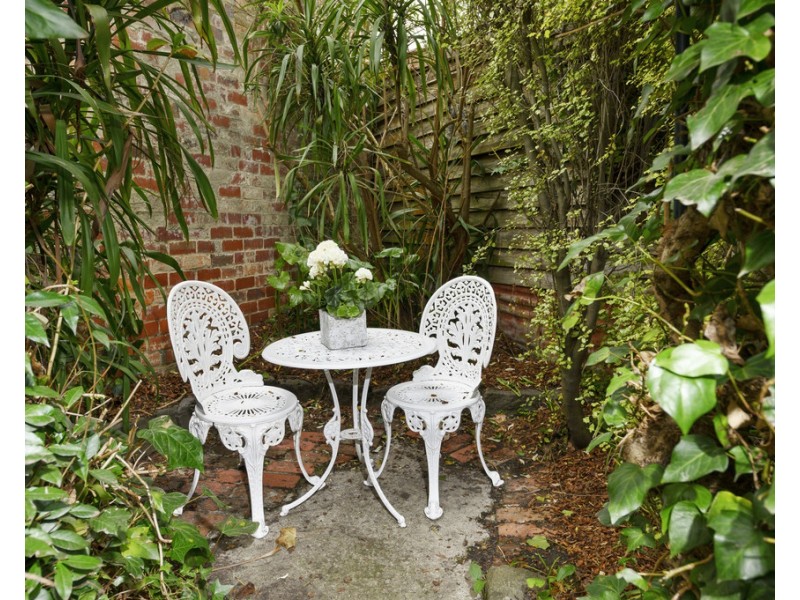 4 Doveton Crescent, Soldiers Hill VIC 3350