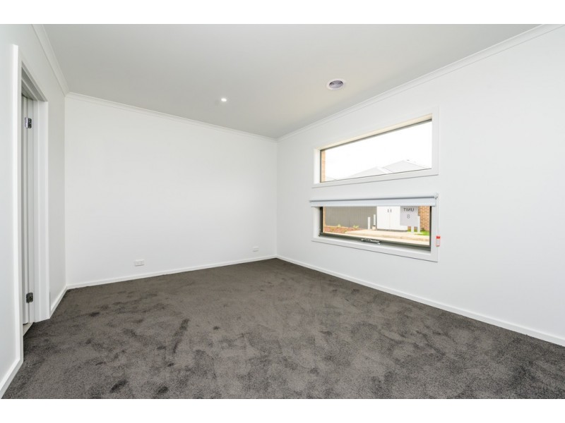 8 Bilston Place, Sebastopol VIC 3356