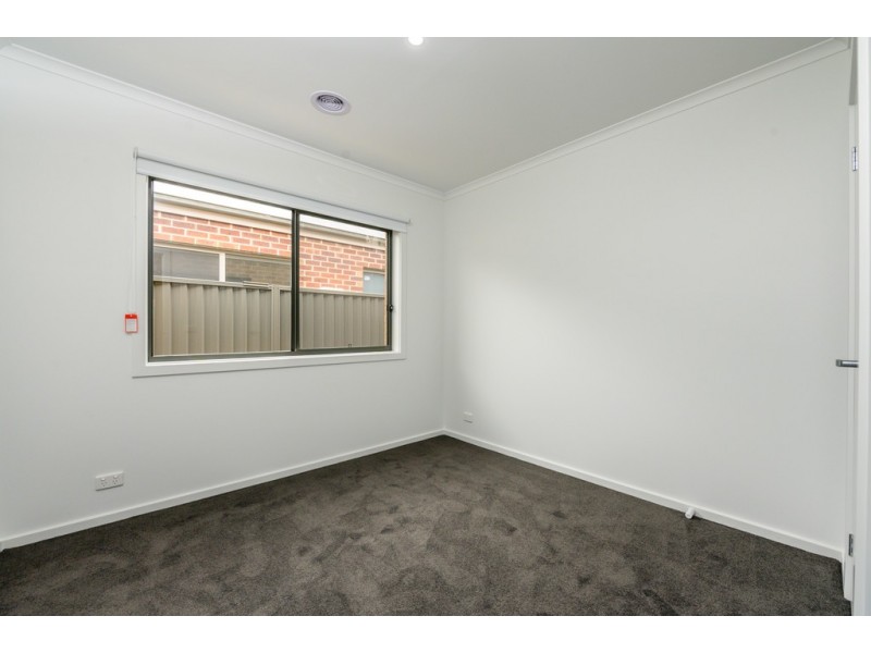 8 Bilston Place, Sebastopol VIC 3356