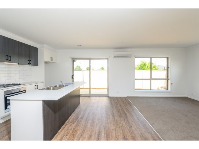 13 Bilston Place, Sebastopol VIC 3356