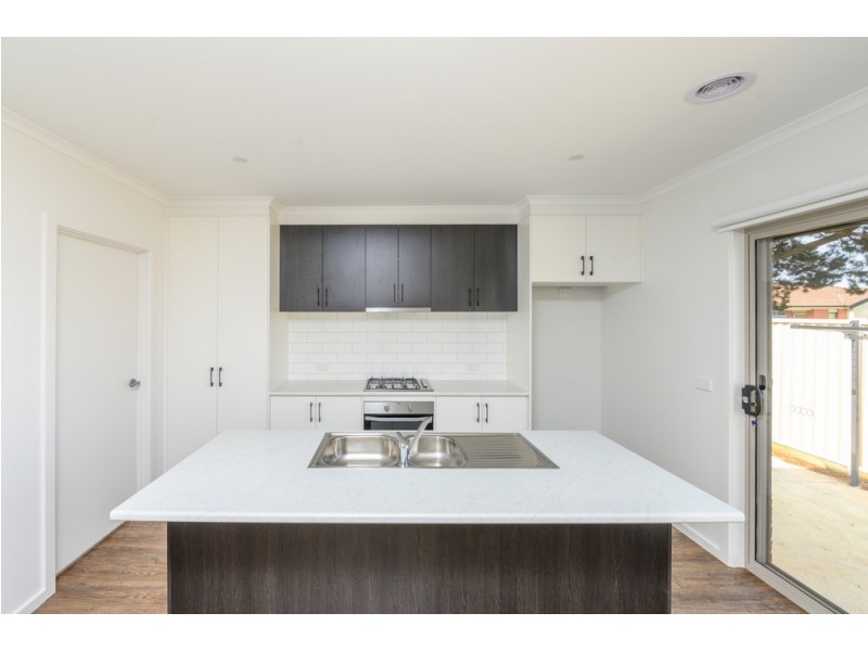 13 Bilston Place, Sebastopol VIC 3356