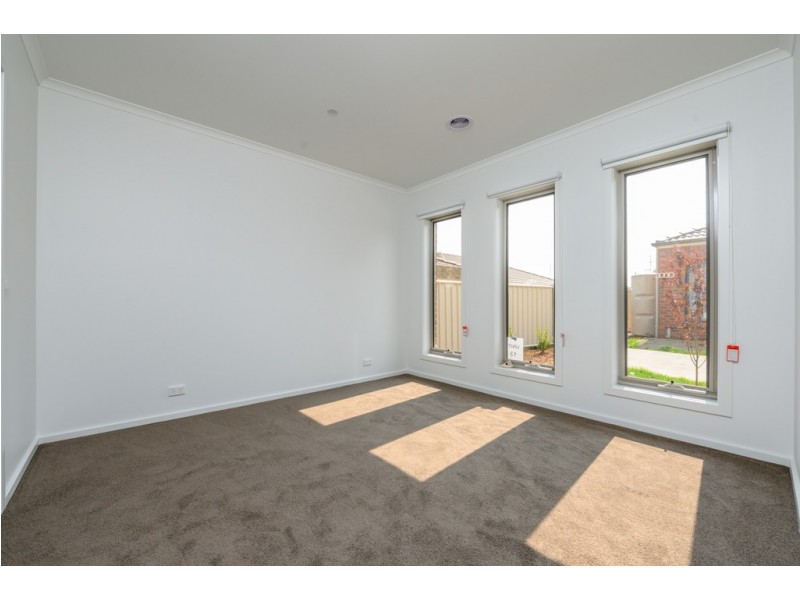 13 Bilston Place, Sebastopol VIC 3356