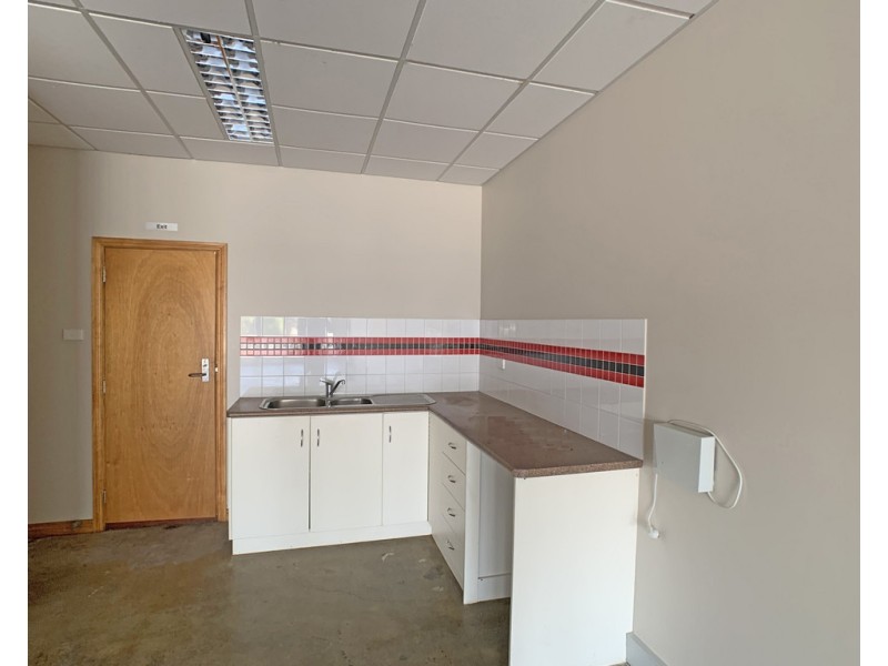 404 Main Road, Golden Point VIC 3350