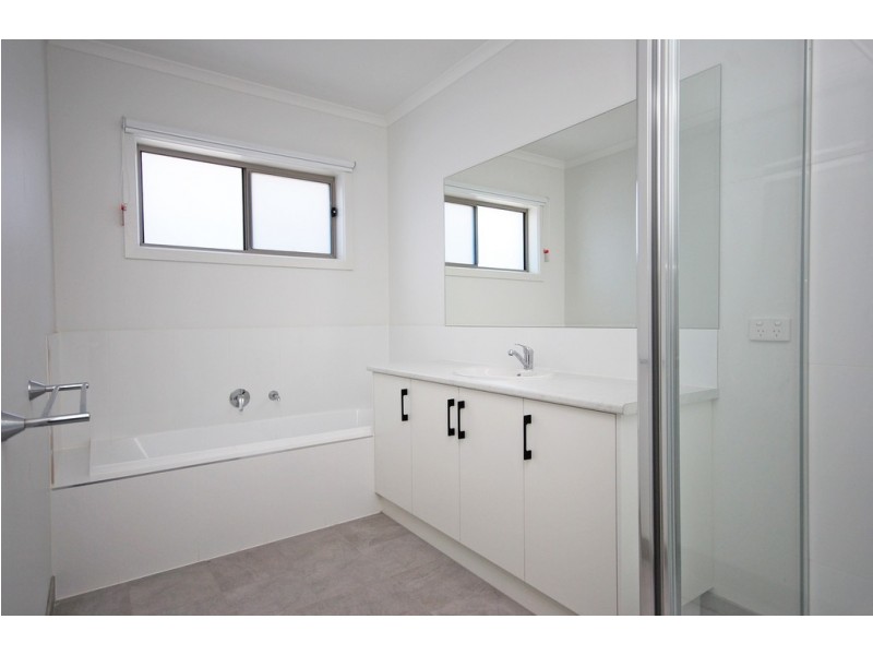 9 Bilston Place, Sebastopol VIC 3356