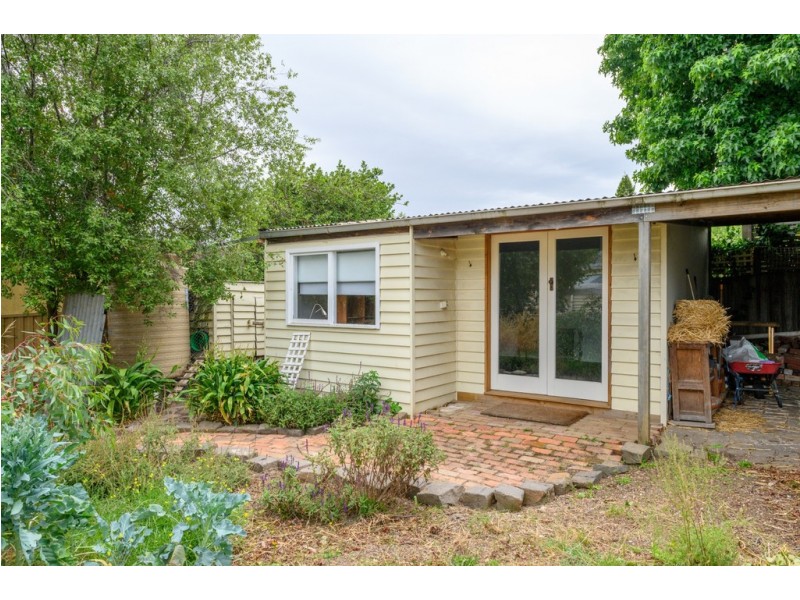 5 Chisholm Street, Soldiers Hill VIC 3350