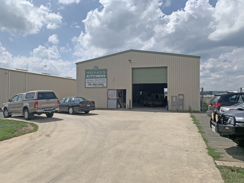 8/17 Elsworth Street East, Canadian VIC 3350