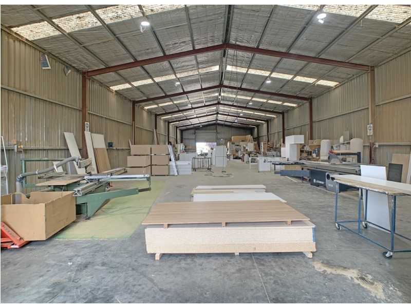 8/17 Elsworth Street East, Canadian VIC 3350