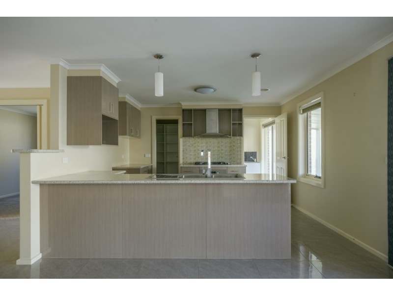 14 Hammill Close, Canadian VIC 3350