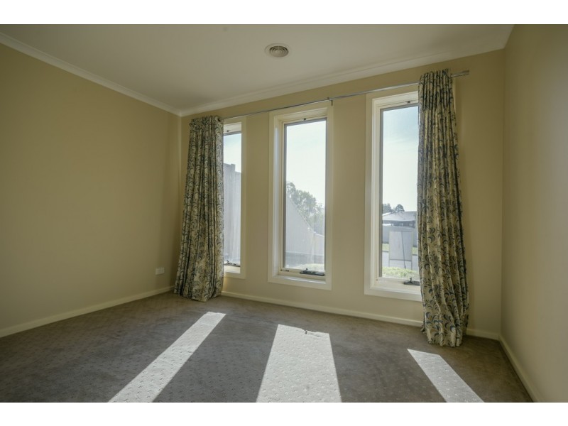 14 Hammill Close, Canadian VIC 3350