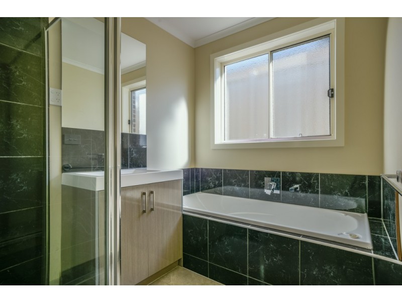 14 Hammill Close, Canadian VIC 3350