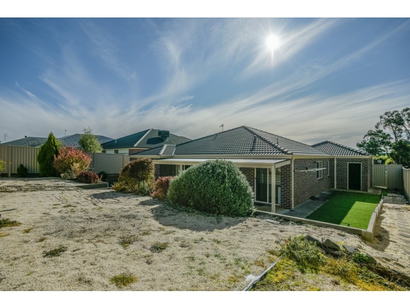 14 Hammill Close, Canadian VIC 3350