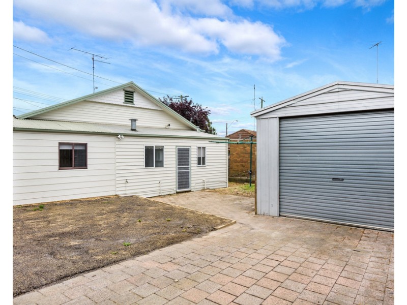 303 Main Road, Golden Point VIC 3350