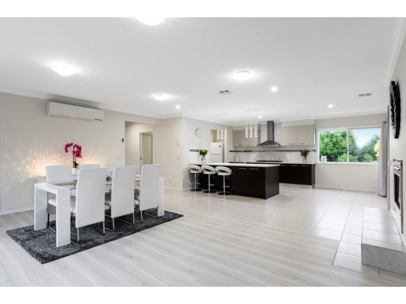 6 Exmoor Court, Alfredton VIC 3350