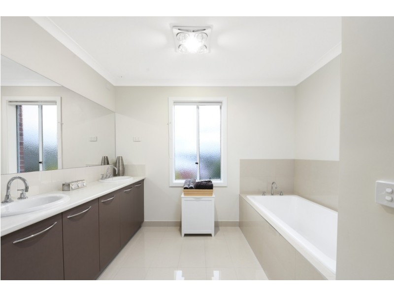 6 Exmoor Court, Alfredton VIC 3350