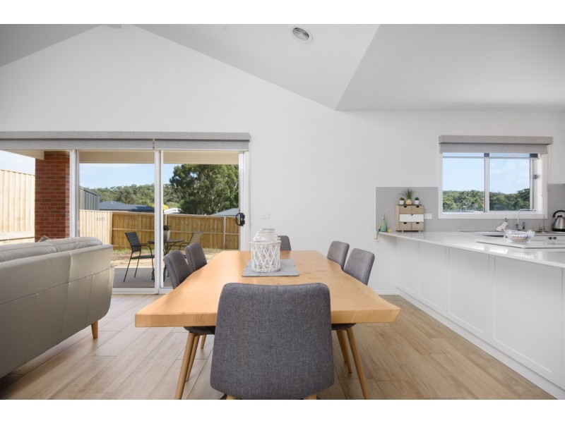 19 Hillview Road, Brown Hill VIC 3350