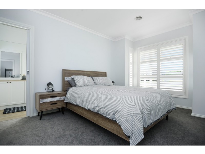 19 Hillview Road, Brown Hill VIC 3350