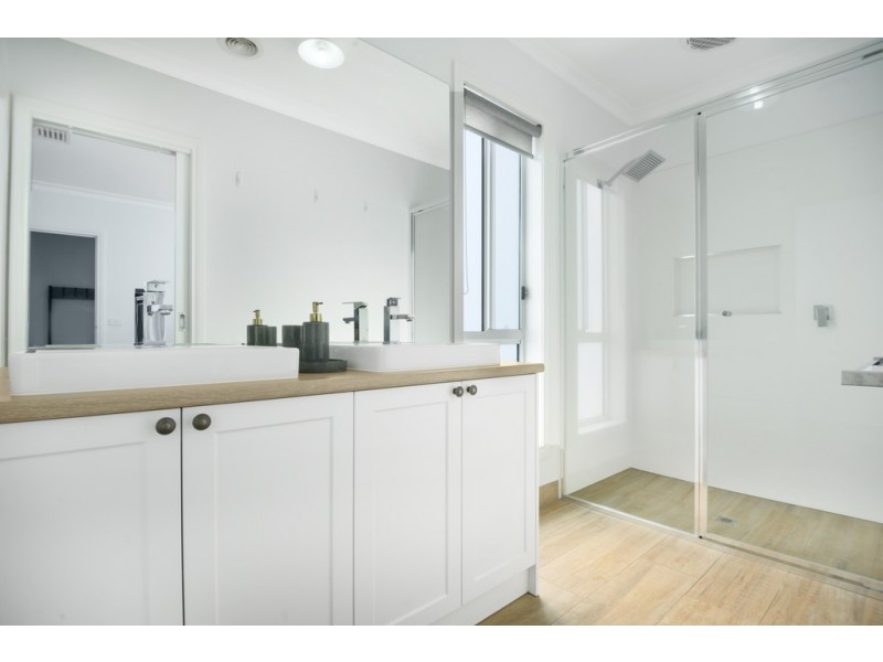 19 Hillview Road, Brown Hill VIC 3350