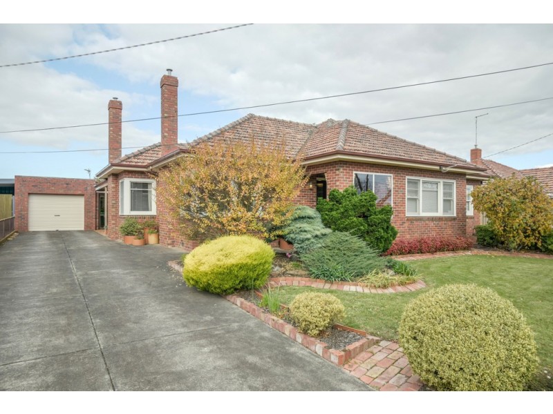 203 Campbells Crescent, Redan VIC 3350