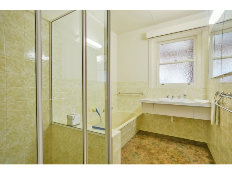 203 Campbells Crescent, Redan VIC 3350