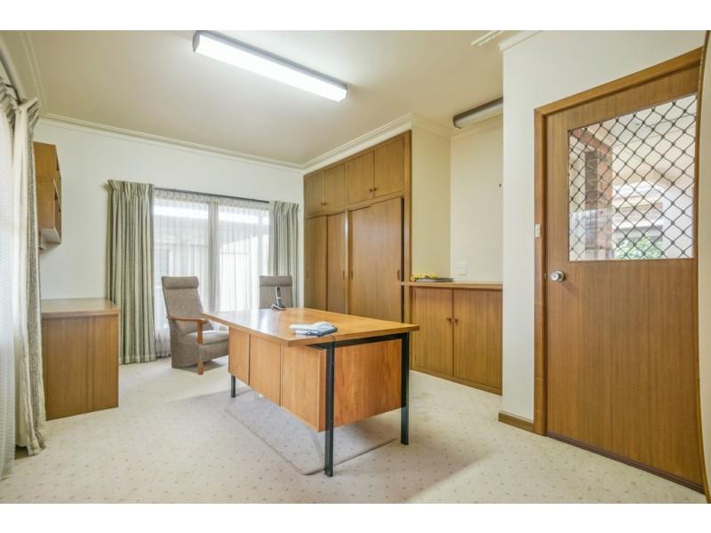 203 Campbells Crescent, Redan VIC 3350