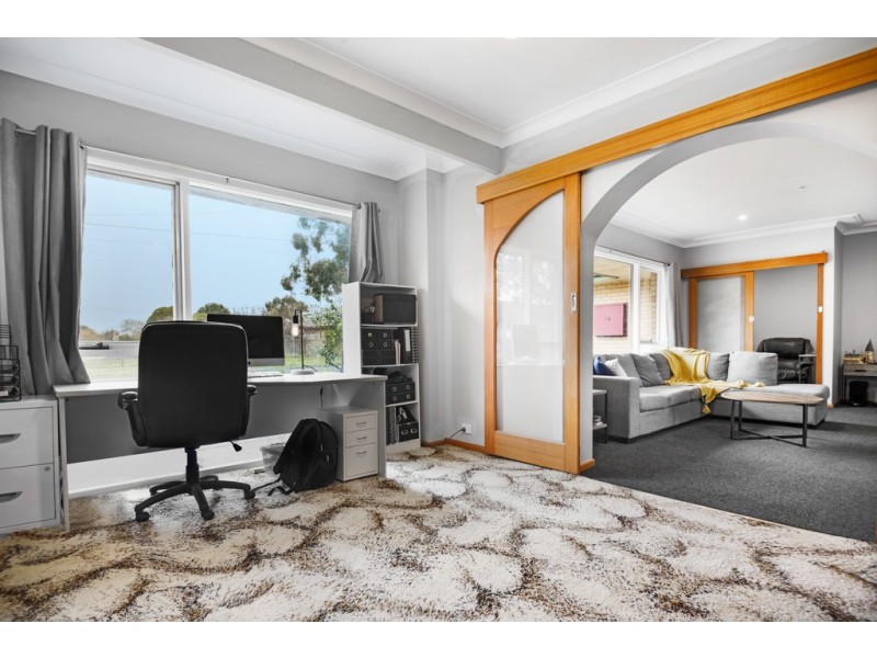 10 Warwick Street, Redan VIC 3350