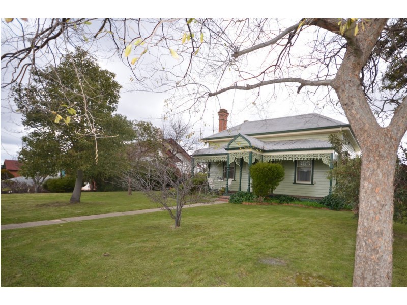 39 Bowen Street, St Arnaud VIC 3478