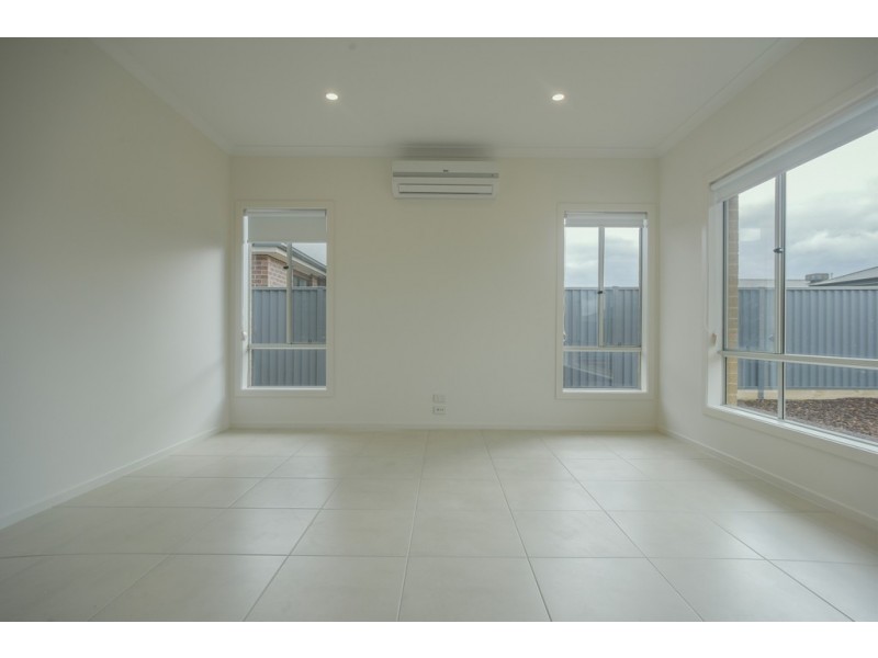 18 Galway Drive, Alfredton VIC 3350