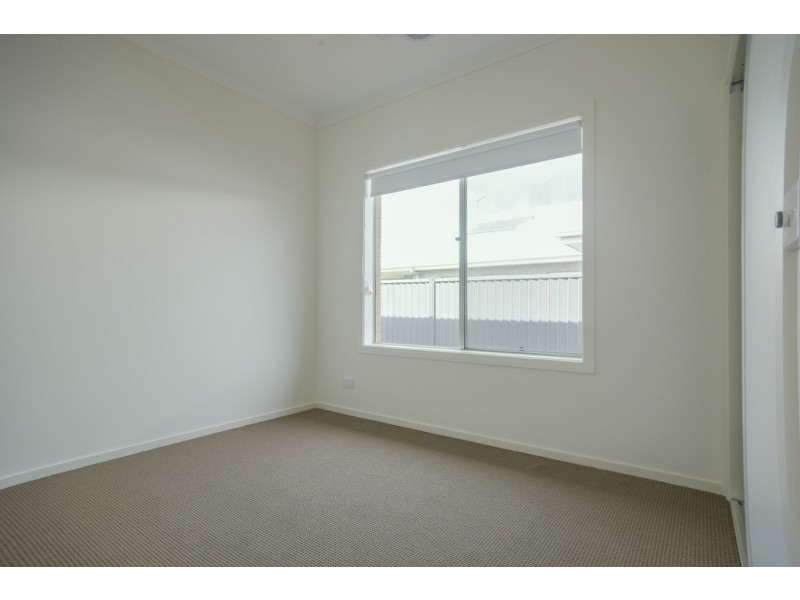 18 Galway Drive, Alfredton VIC 3350