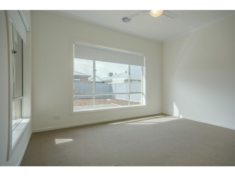 18 Galway Drive, Alfredton VIC 3350