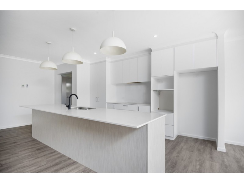 28 Roscommon Avenue, Alfredton VIC 3350