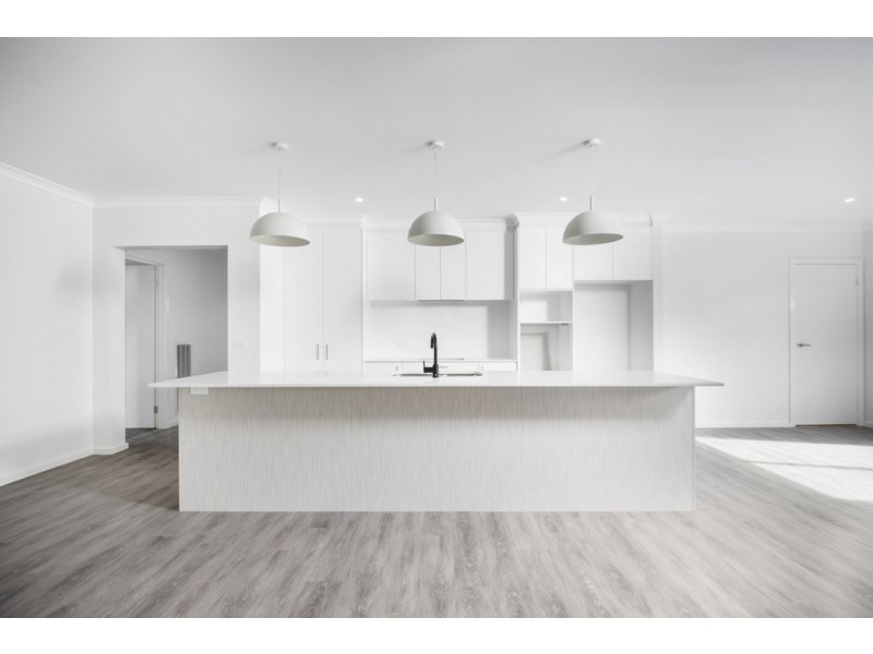 28 Roscommon Avenue, Alfredton VIC 3350